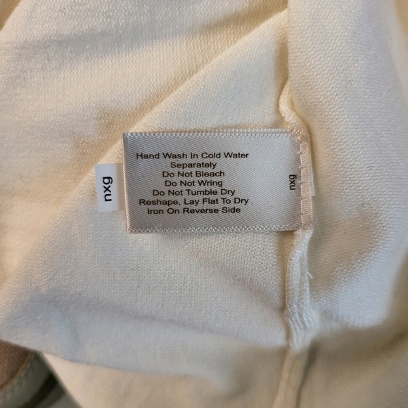 Boston Proper Turtleneck embroidered pearls Jewels Sweater Top M NWOT Cream - Picture 9 of 9